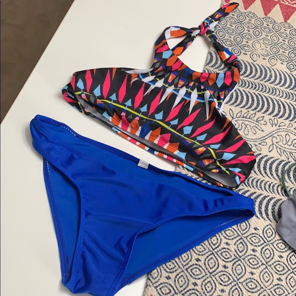 High neck color bikini set. Medium.